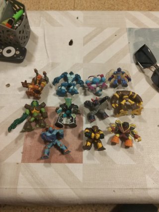 Lote de 11 figuras Gormiti