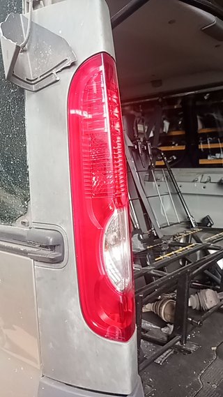 PILOTO TRASERO IZQUIERDO Renault Trafic II Combi (2001->2012)