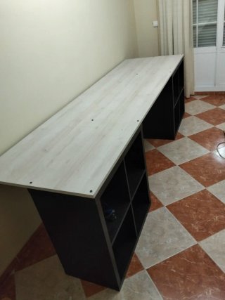 Mesa de escritorio con muebles kallax ikea
