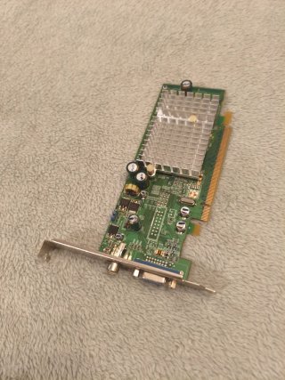 ATI Radeon X300SE 256MB HyperMemory VGA TV-Out
