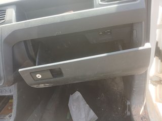 GUANTERA Volkswagen Caddy Profesional (SA)(03.2015->2020)