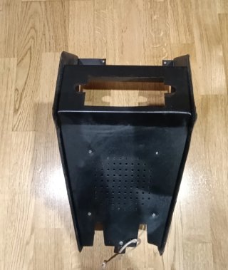 Seat 127 - Mueble radio negro