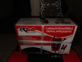 Cargador de Baterías Digital 6-12V