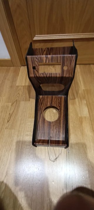 Seat 124 - Mueble radio