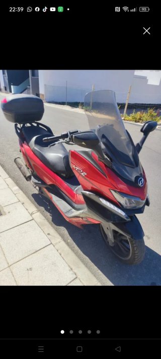 Scooter Daelim XQ250 Roja precio negociable