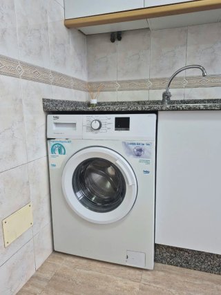 Lavadora Beko 1000 rpm. No incluye transporte.