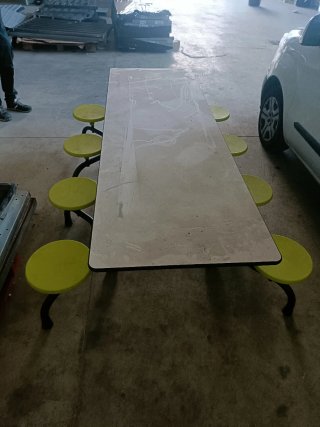 Mesa Plegable con 8 Asientos