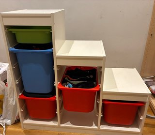 Mueble de almacenaje IKEA con cajones