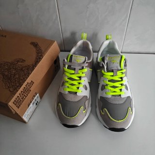 Kangaroos Zapatillas Gris y Blanco Talla 41