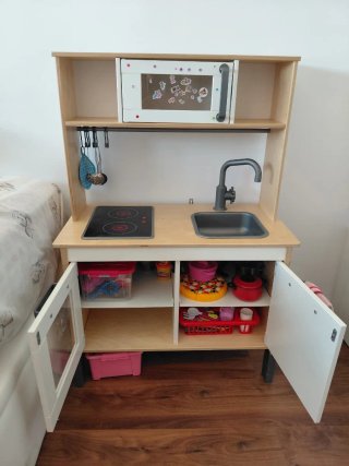 Cocinita Ikea con complementos