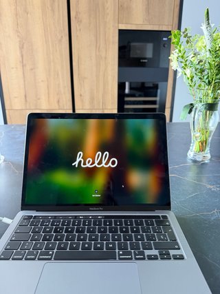 MacBook Pro 13 (2020)