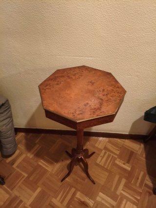 Mesita Auxiliar Antigua de Madera