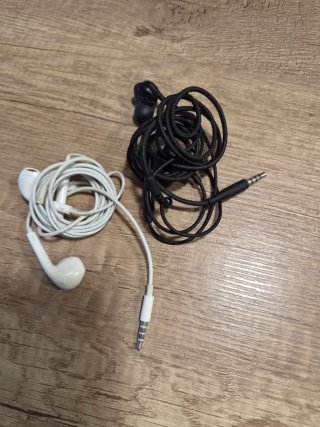 2 Pares de Auriculares con Cable