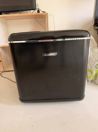 Nevera Comfee 45L con Congelador