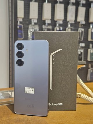 SAMSUNG S25 256GB PLATA