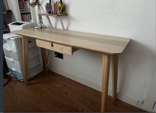 Mesa de escritorio de madera