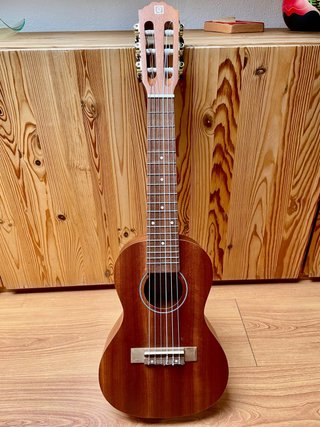 Guitalele con Funda
