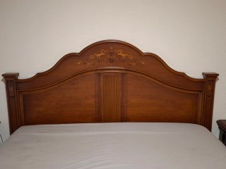 Cabezal de Cama y Mesitas de Noche