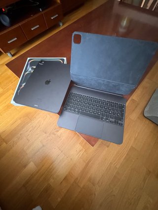 iPad Pro (M4) 256GB Wifi + Celular + Teclado