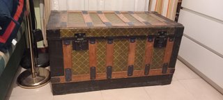 Baúl antiguo madera y hierro