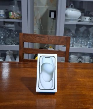 Caja iPhone 15 Negro