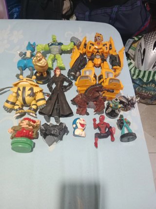 Lote de 14 Figuras de Acción Variadas