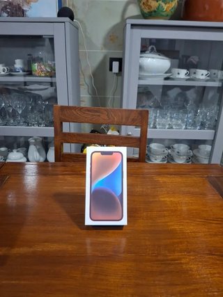 Caja iPhone 14 Plus rojo