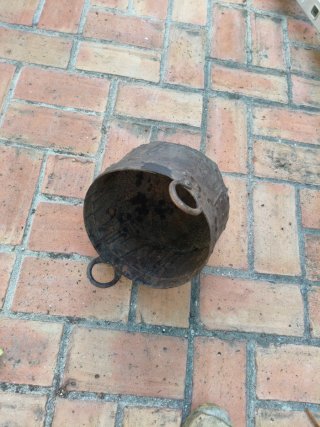Antiguo Cazo pozo Hierro Remachado Rústico.