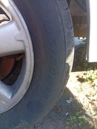Neumáticos 195/60 R15 con Llantas de Aluminio