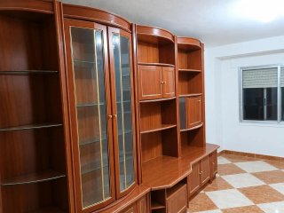 Mueble de comedor de madera