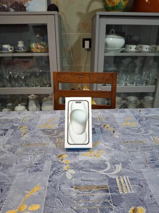 Caja iPhone 15 Plus negro