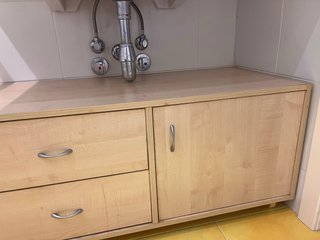 Mueble bajo lavabo con ruedas