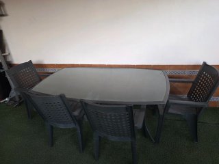 Set de mesa y 4 sillas de jardín