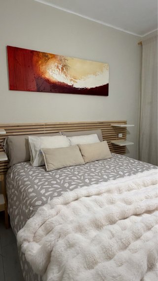 Cama con cajones, cabezal y colchón