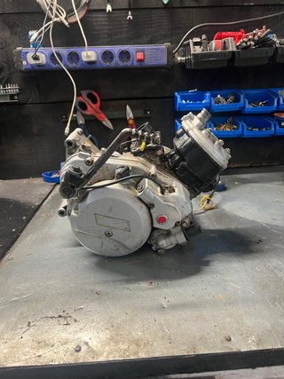 Motor AM6 de serie