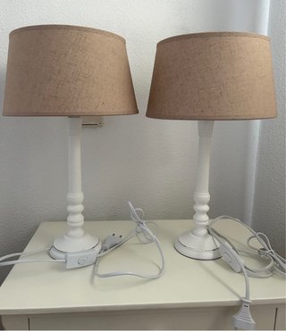 Coppia di lampade da comodino