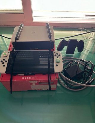 Nintendo Switch OLED Bianca