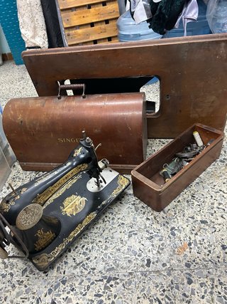 Máquina de Coser Singer Antigua
