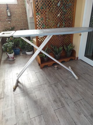 Mesa de planchar plegable