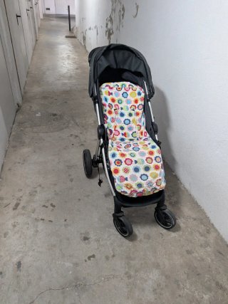 Silla de paseo con funda estampada