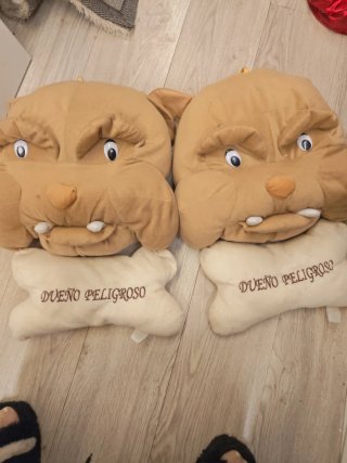 2 Peluches de Perro con Hueso
