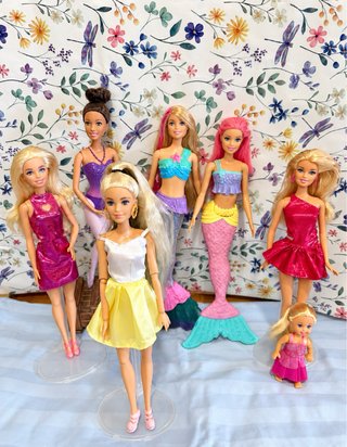 6 bambole Barbie in vendita anche separatamente