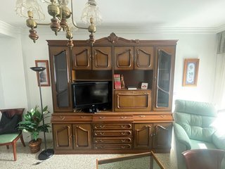 Mueble de Salón Clásico de Madera