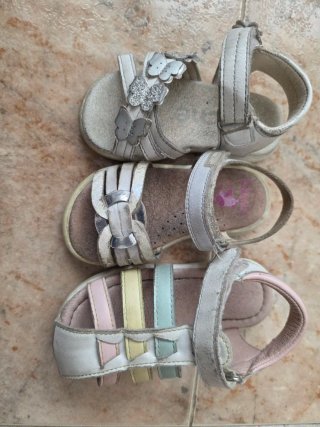 Lote de 3 pares de sandalias para niña