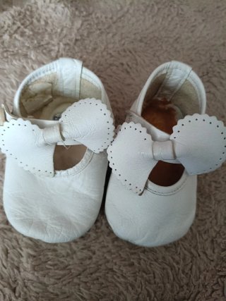 Zapatos Blancos para Bebé con Lazo