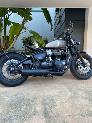 Triumph Bobber Black
