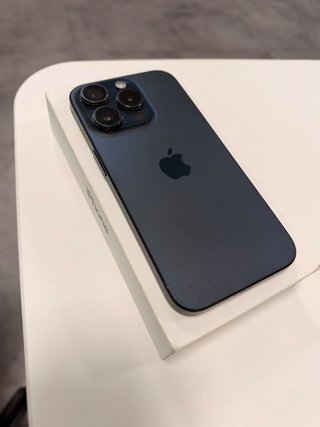 iPhone 15 Pro Azul