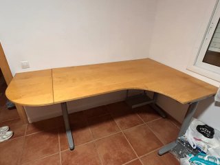 Mesa de escritorio esquinera de madera