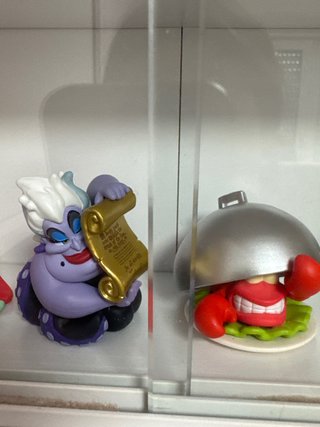 Figura Gashapon Úrsula y Sebastián