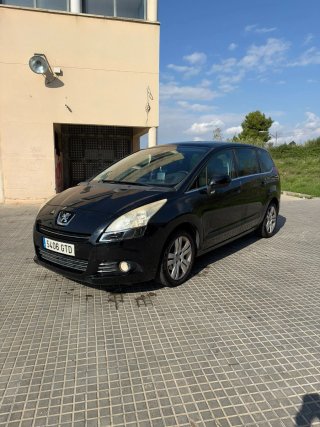 Peugeot 5008 2011
